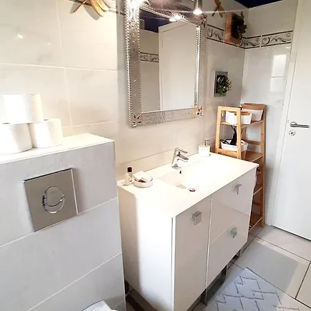 Au Calme Agreable 2 Pieces Balcon Vue Verdure Centre Lejlighed *